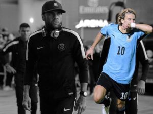 Dani Alves Kembali Melontarkan Perkataan Diego Forlan
