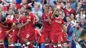 Ferdinand Salut Dengan Lini Depan Pemain Liverpool
