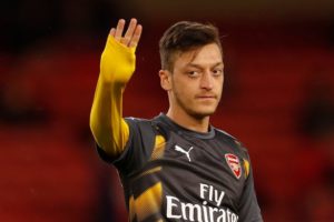 Ozil Membalas Perkataan Telak Untuk Legenda Arsenal