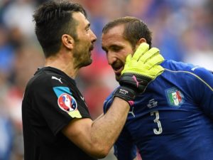 Spanyol Harus Waspada Dengan Kembalinya Alien Dan Gorila Di Italia