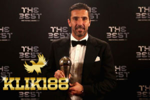 Buffon Dinobatkan Menjadi Pemain Terbaik di Liga Italia