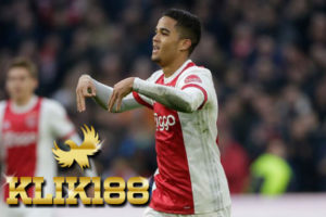 Justin Kluivert Sudah Lampaui Pencapaian Sang Ayah