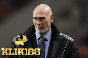 Gantikan Peter Bosz Ajax Siap Incar Jaap Stam Sebagai Pelatih