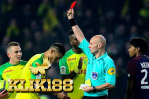 Wasit Tony Chapron Minta Maaf Beri Kartu Merah Diego Carlos