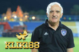 Mario Gomez Puji Semangat Suporter Persib Bandung