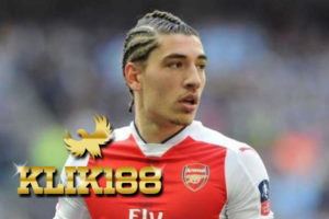 Arsenal Dikabarkan Coret Hector Bellerin Hadapi AC Milan