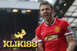 Michael Carrick Umumkan Akan Pensiun Akhir Musim Ini