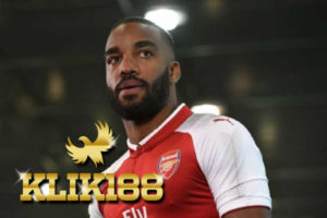 Alexandre Lacazette Dikabarkan Kembali Usai Jeda Internasional