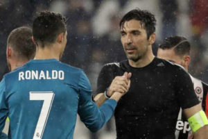 Gianluigi Buffon Bangga Jadi Korban Cristiano Ronaldo Lagi